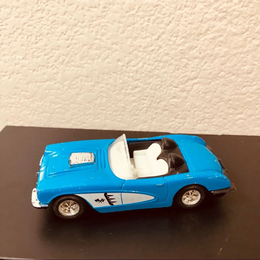 Tootsie Toy '59 Chevy Corvette Blue Toy Car